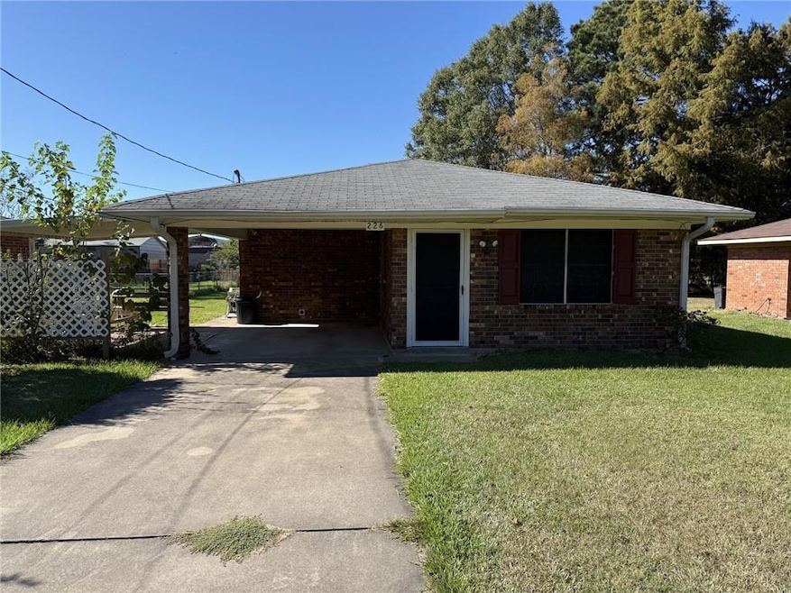 226 Roderick St, Ville Platte, LA 70586 - photo 1