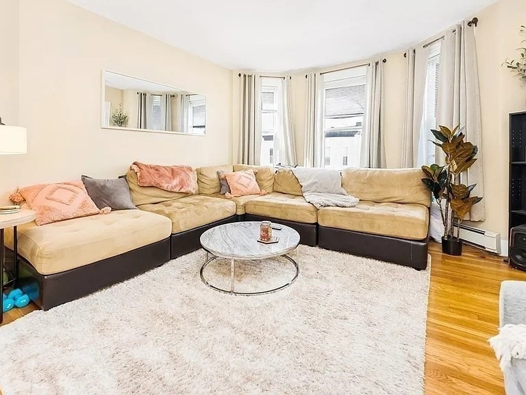 180 L St unit 3, Boston, MA 02127 - photo 1