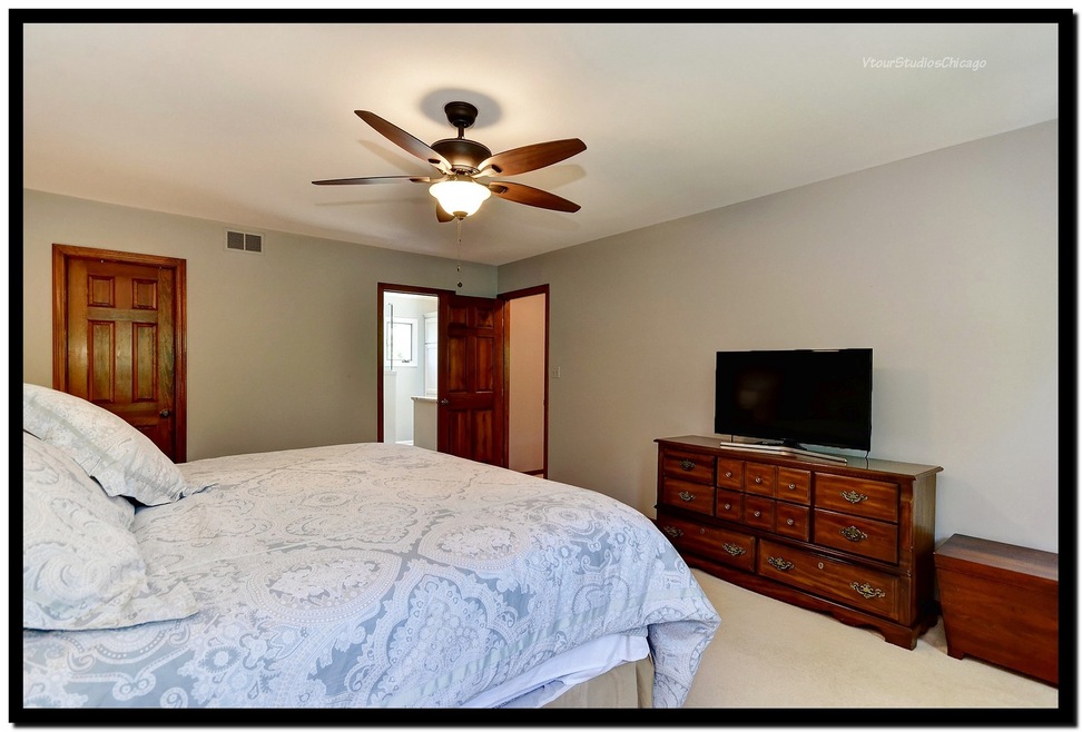 2465 Remington Dr, Naperville, IL 60565 - photo 1