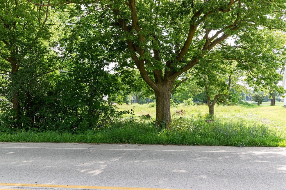 630 Green Bay Rd, Mequon, WI 53092 - photo 1