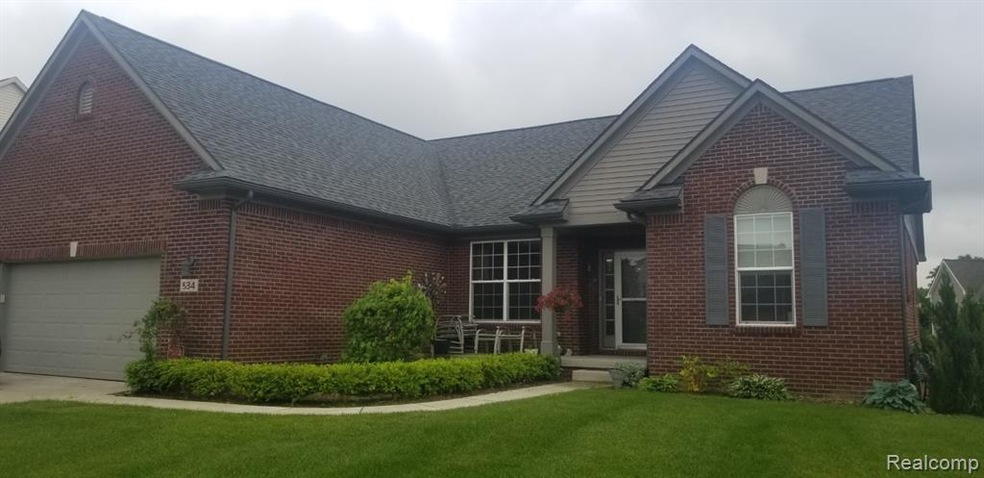 534 Parkside Ct, Chelsea, MI 48118 - photo 1