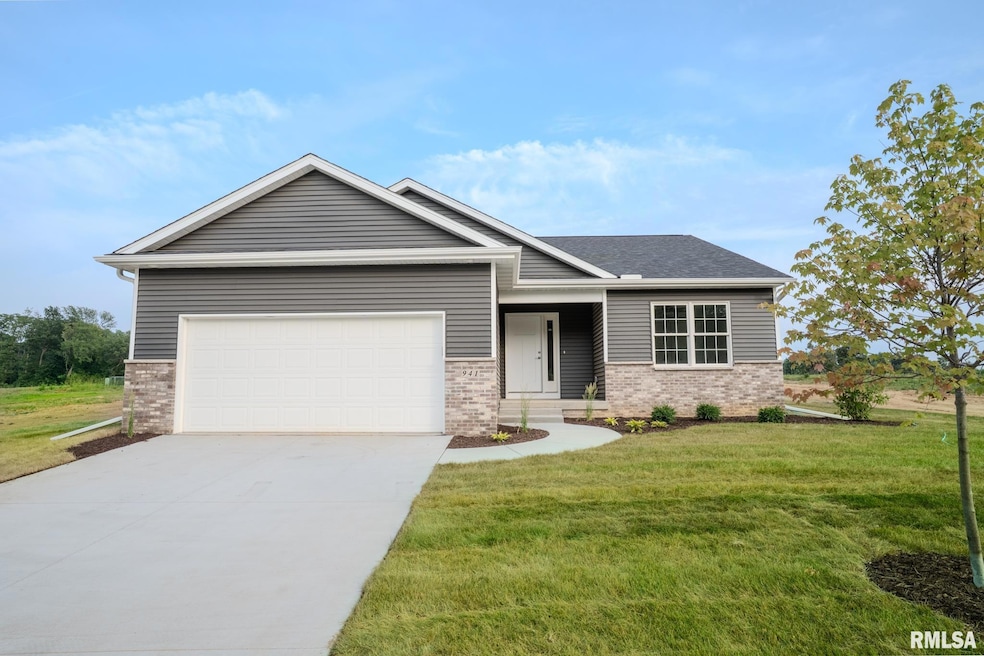 941 9th Ave N, Clinton, IA 52732 - photo 1