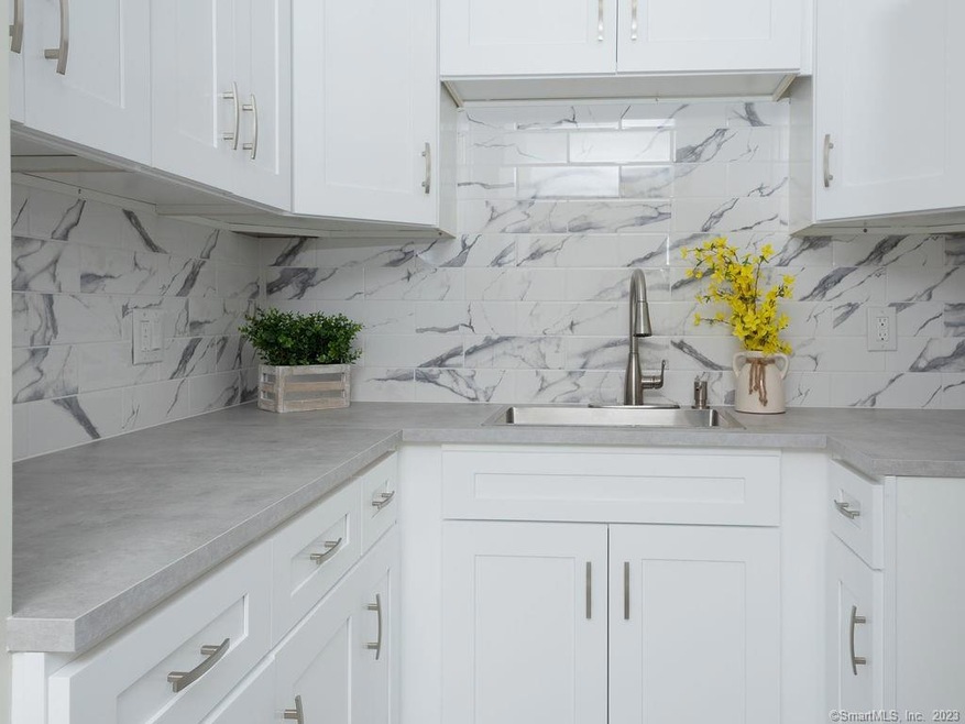 31 Stuart Ave unit 4, Norwalk, CT 06850 - photo 1