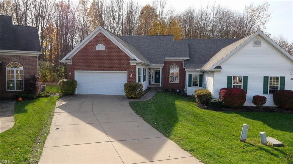 Great first floor master condo in the Reserves of 