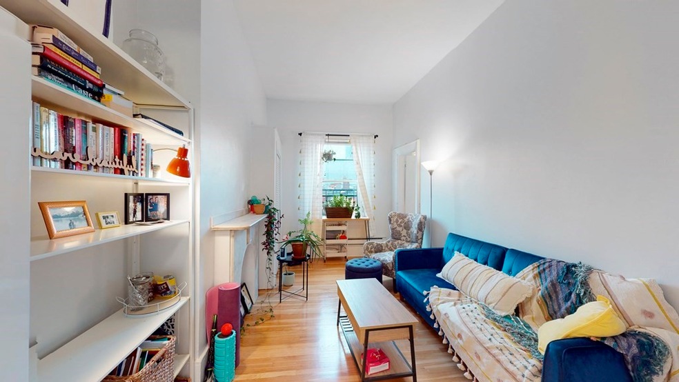 397 Beacon St unit 4R, Boston, MA 02116 - photo 1