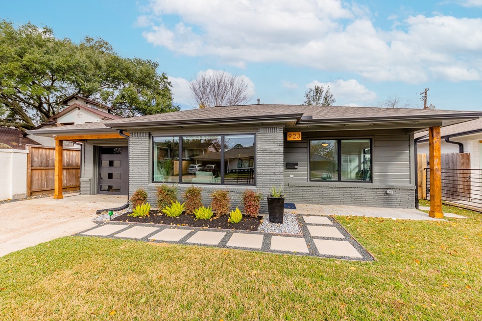 923 E 14th St, Houston, TX 77009 - photo 1