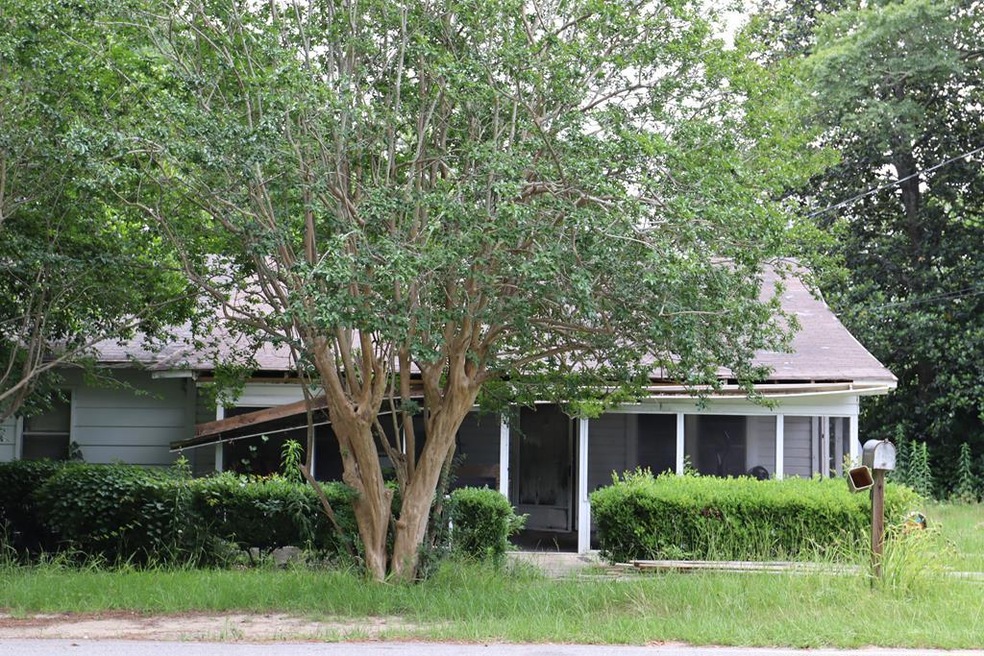 1008 Coweta Ave N, Douglas, GA 31533 - photo 1