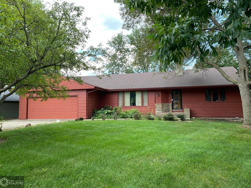 800 E Clay St, Osceola, IA 50213 - photo 1