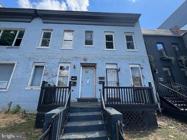 Sold $920,000 • Co-Listing Agent