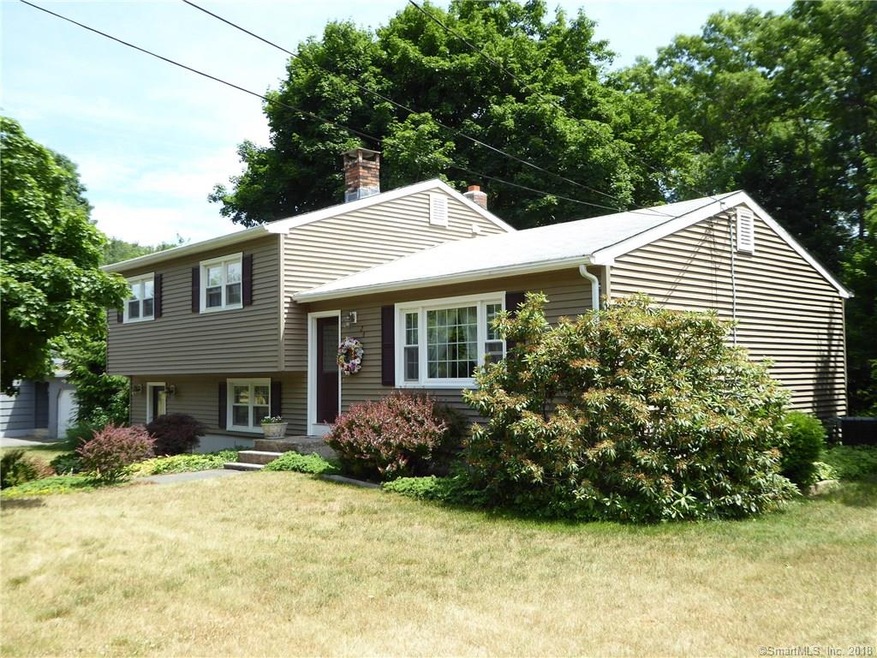Newer siding and windows!!