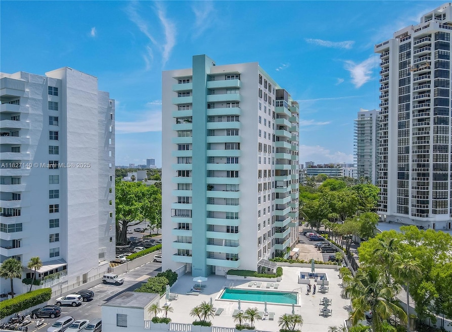 Island Terrace unit 6A, Miami Beach, FL 33139 - photo 1