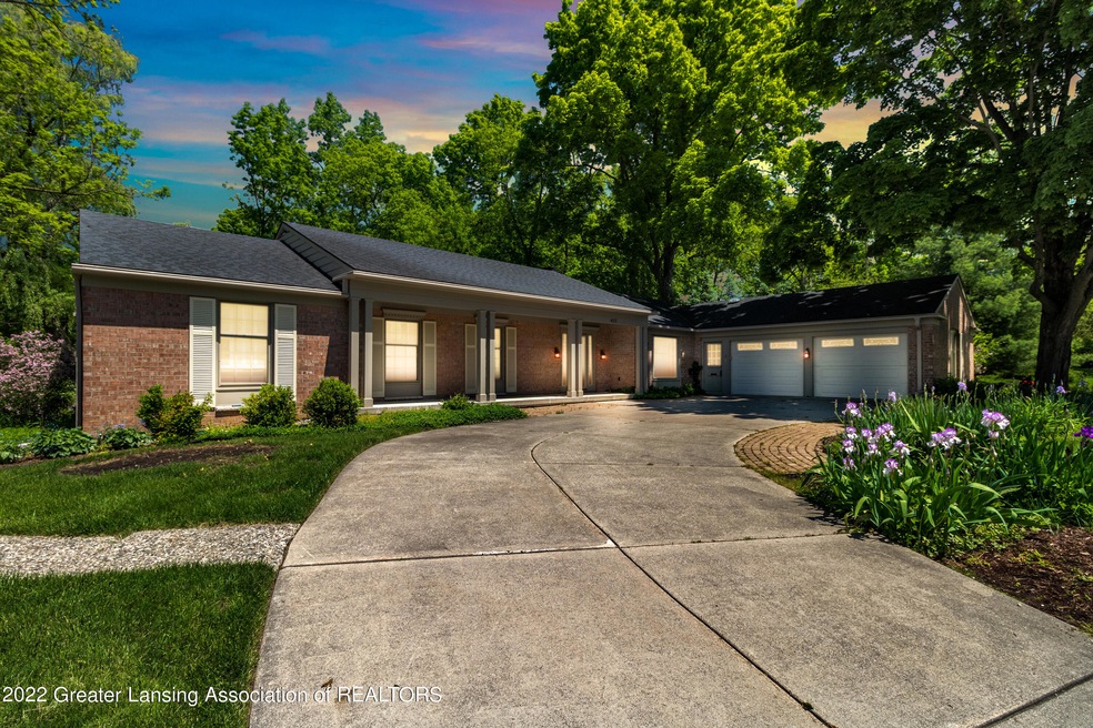 425 Woodland Pass