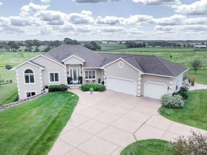 206 Glenway Rd, Brooklyn, WI 53521 - photo 1