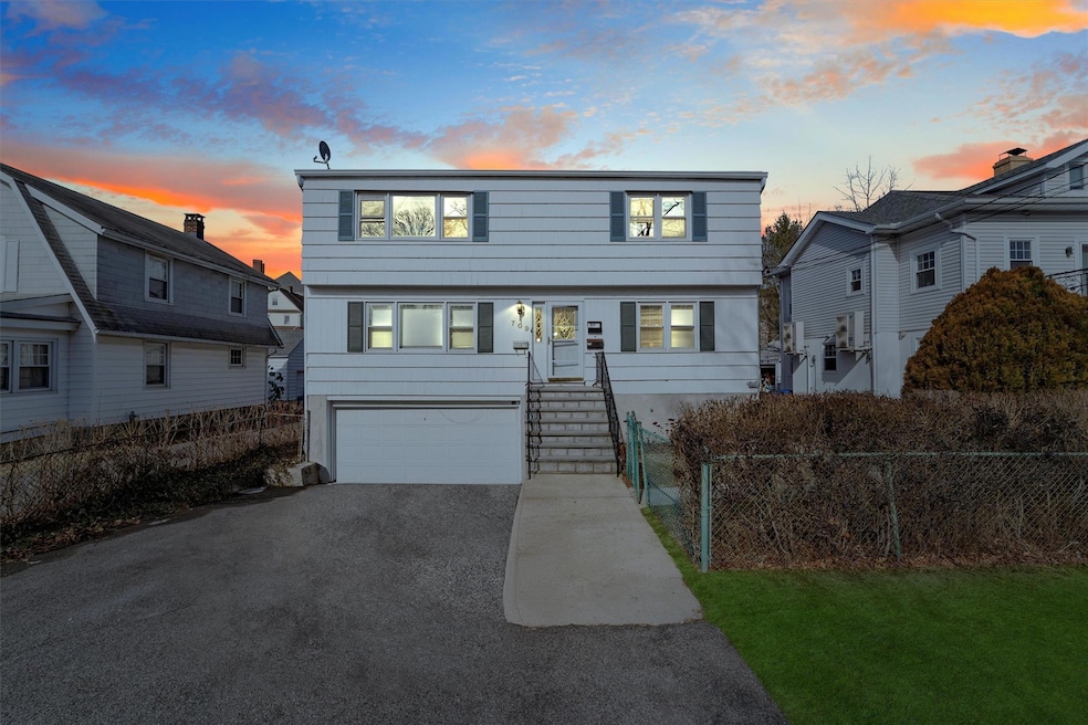 Sold $1,200,100 • Co-Listing Agent