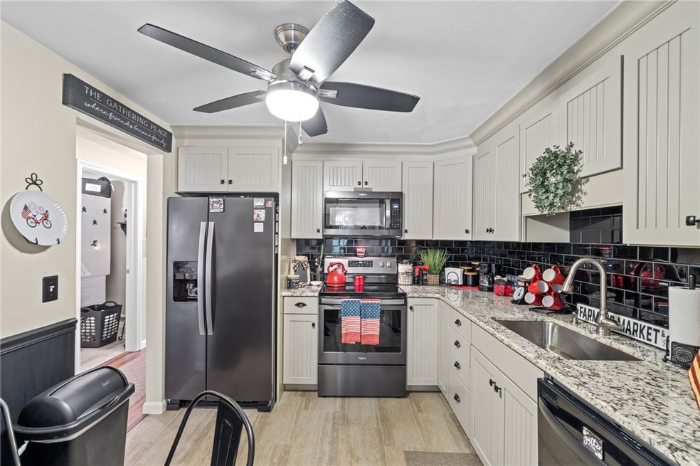 701 Pinewood Dr, Smithfield, RI 02917 - photo 1