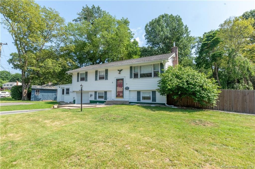 29 Pemberton Rd, Willimantic, CT 06226 - photo 1