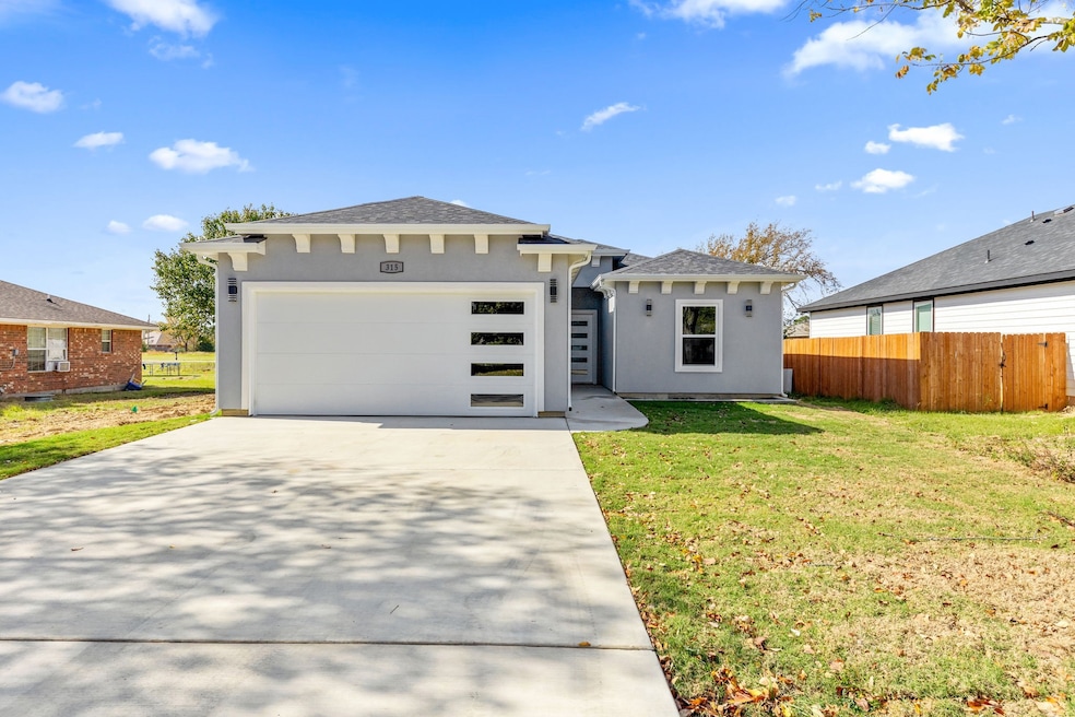 315 Windjammer Rd, Gun Barrel City, TX 75156 - photo 1