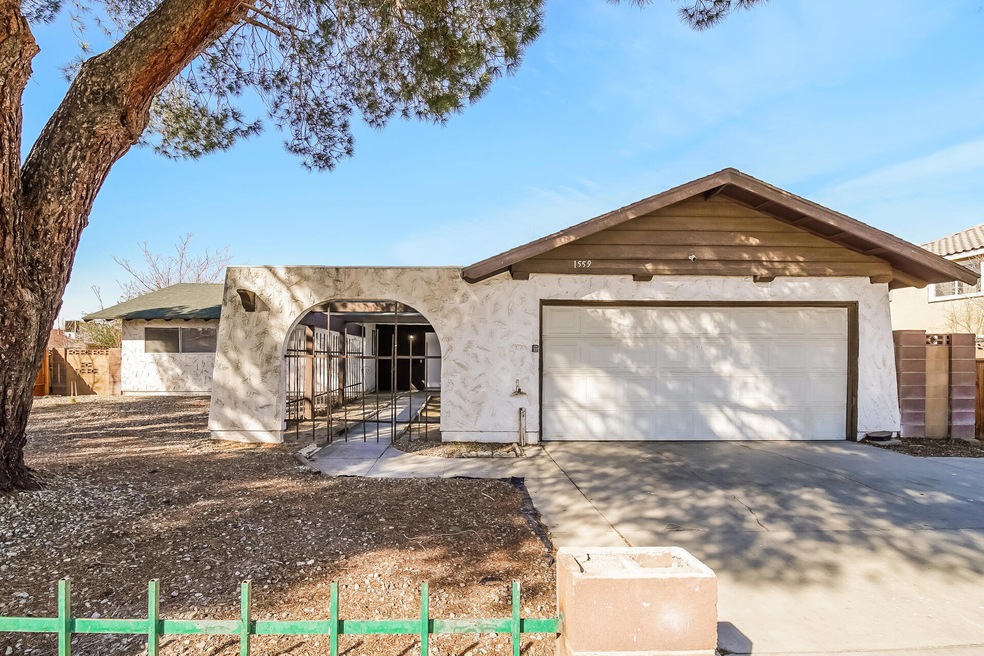 000-photo-front-view-14311644