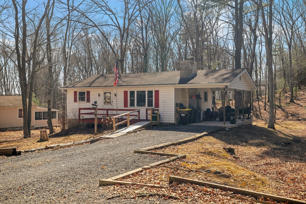 108 Forsythia Ln, Kunkletown, PA 18058 - photo 1