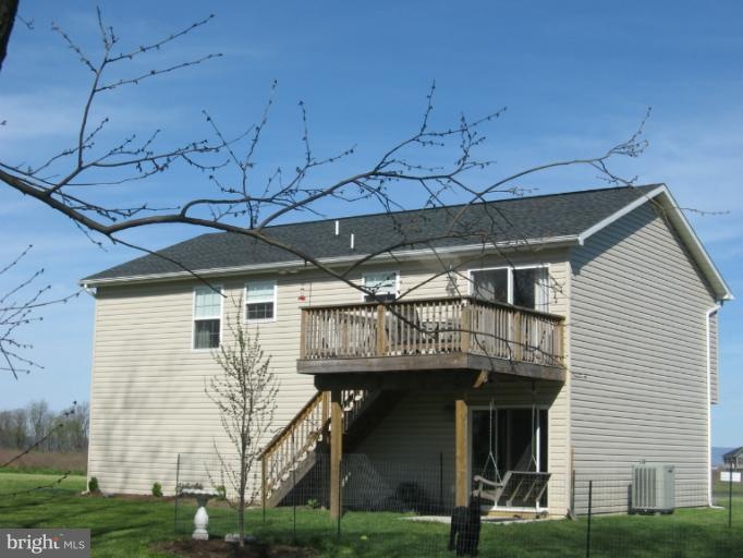 15500 Wedgewood Dr, Greencastle, PA 17225 - photo 1