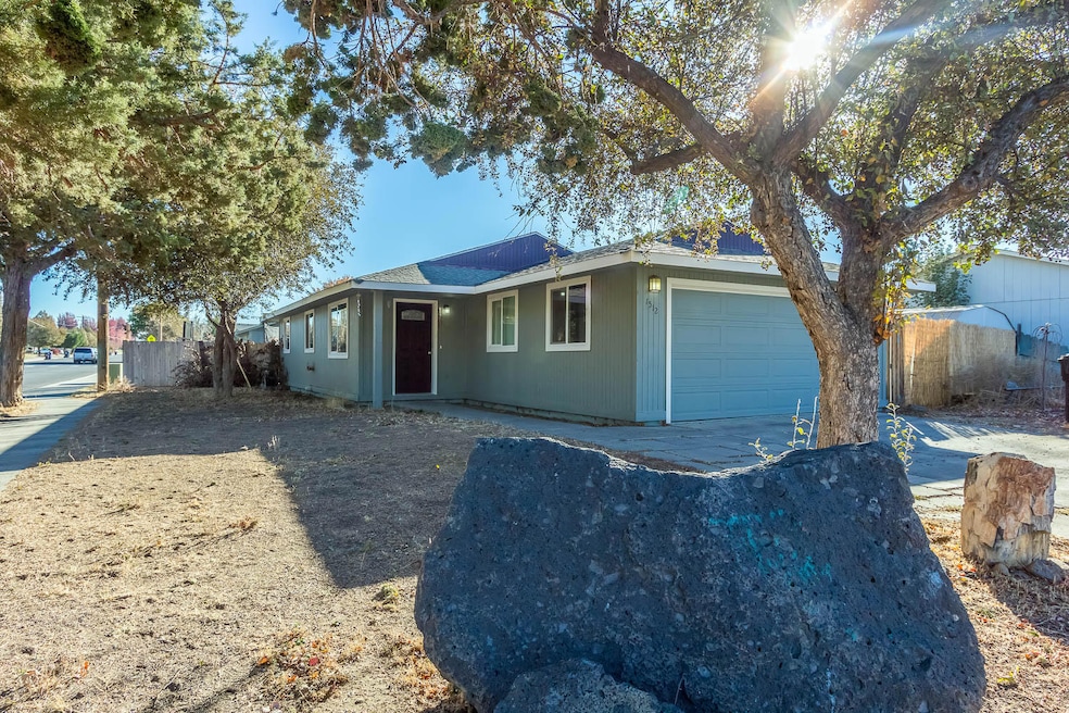 1512 SW 34th St, Redmond, OR 97756 - photo 1