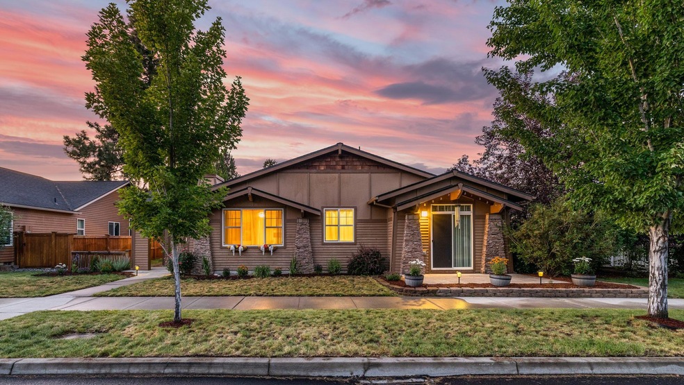 20640 Couples Ln, Bend, OR 97702 - photo 1