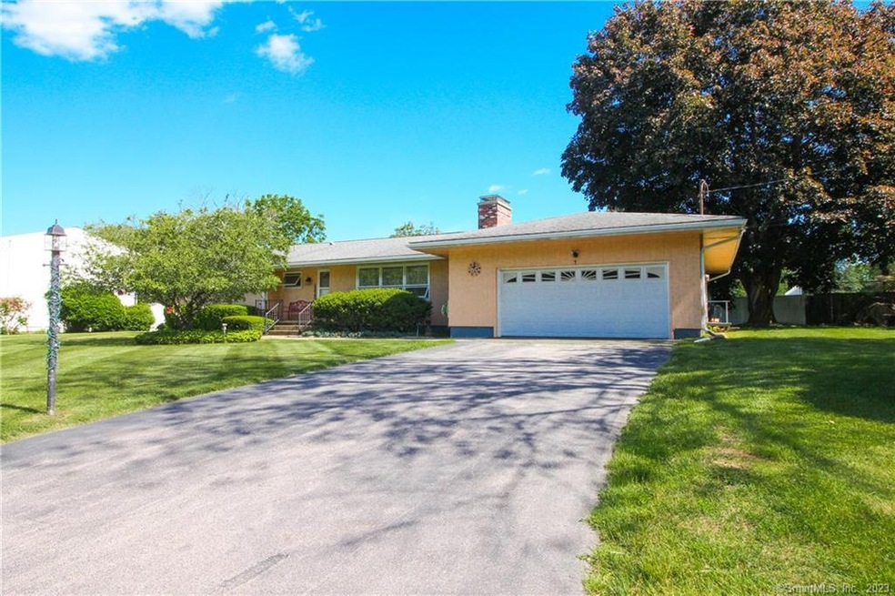 7 Penncove Rd, Niantic, CT 06357 - photo 1