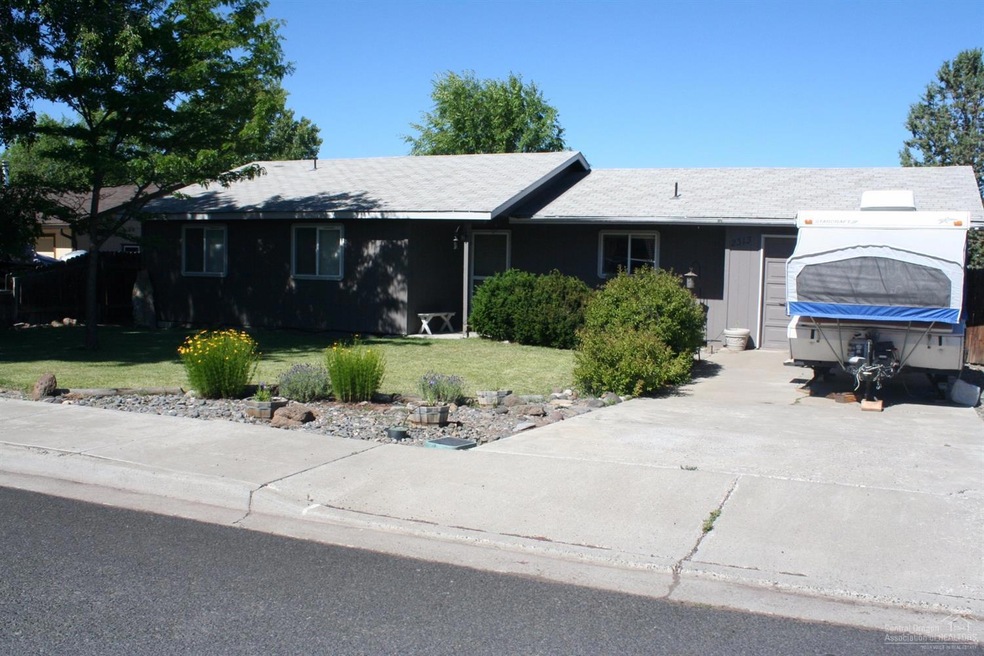 2313 SW 31st St, Redmond, OR 97756 - photo 1