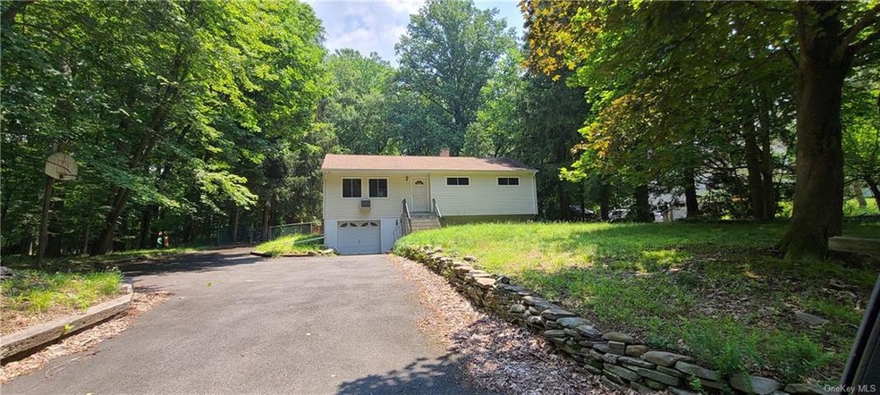 7 Tulip Ln, Suffern, NY 10901 - photo 1