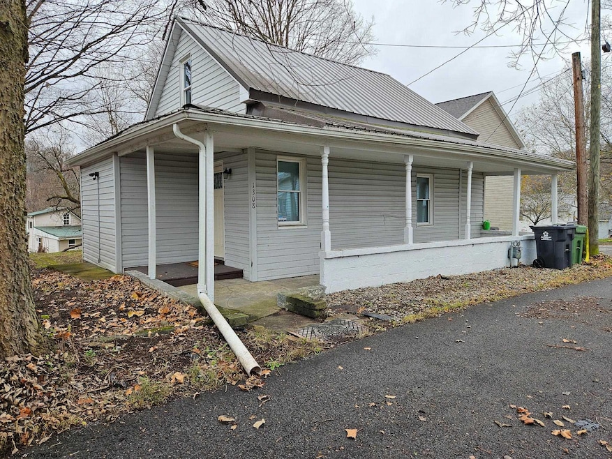 1308 Montrose St, Morgantown, WV 26505 - photo 1
