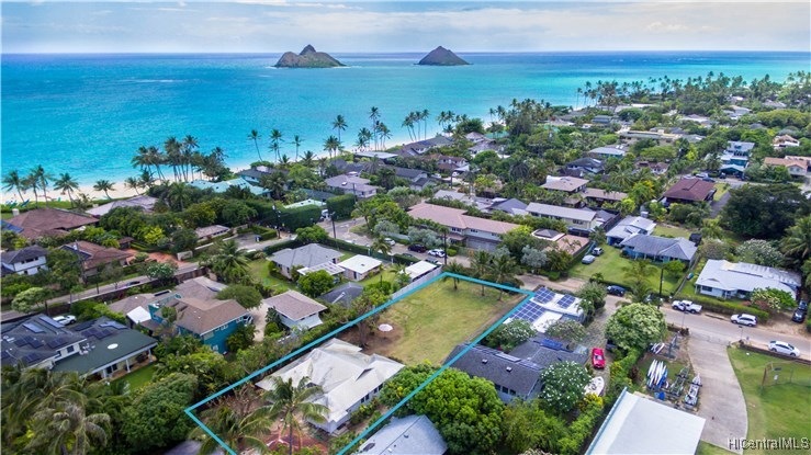 View from Beach to Lanikai Park