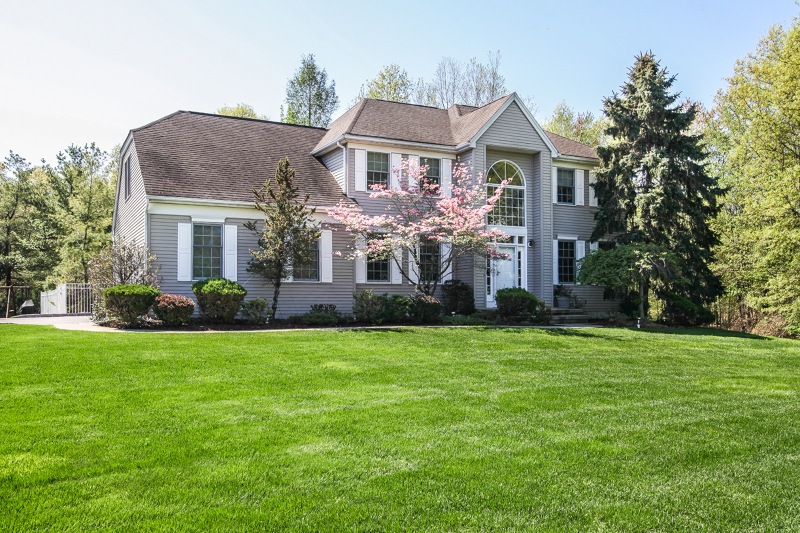 32 Burgundy Ct, Livingston, NJ 07039 - photo 1