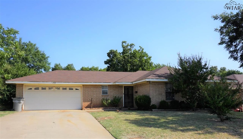 1208 Montgomery St, Wichita Falls, TX 76302 - photo 1