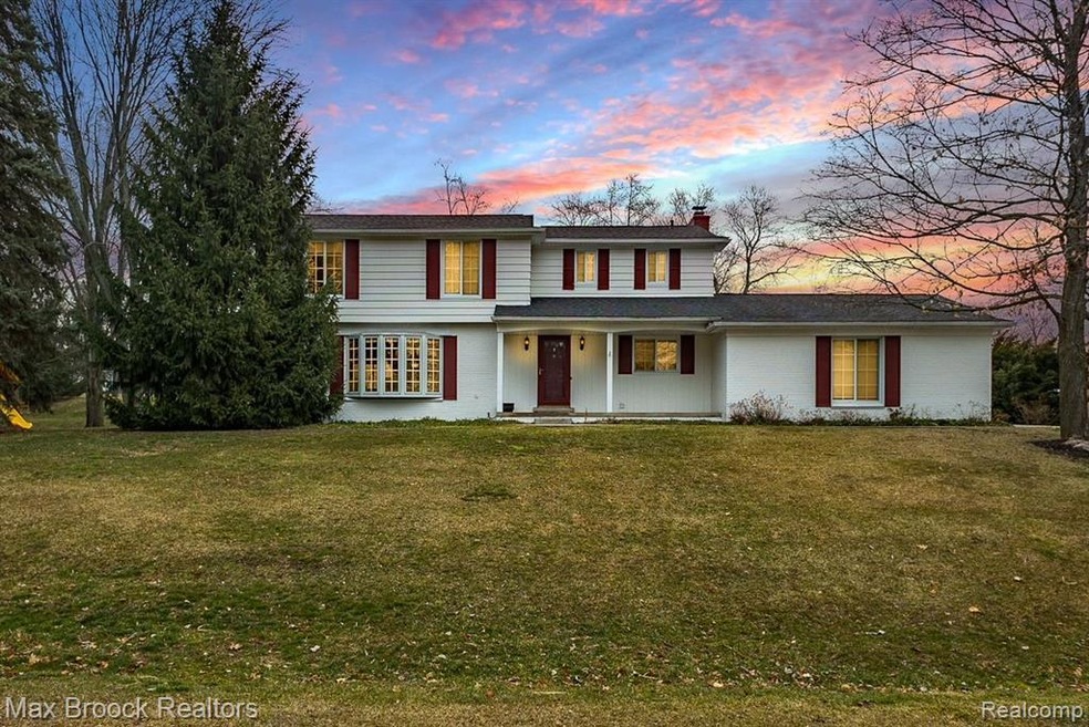 2275 Park Ridge Dr, Bloomfield Hills, MI 48304 - photo 1