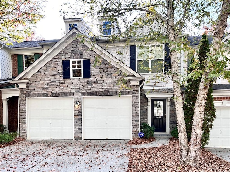 View of front facade with a garage