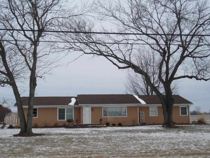 525 W Dustman Rd, Bluffton, IN 46714 - photo 1