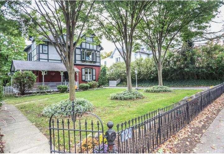 128 W Wayne Ave, Wayne, PA 19087 - photo 1