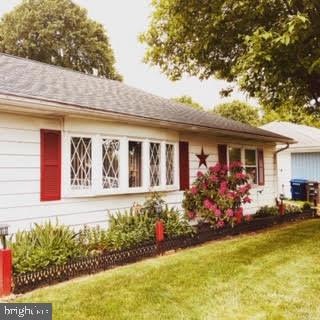 3321 Cambridge Cir, Allentown, PA 18104 - photo 1