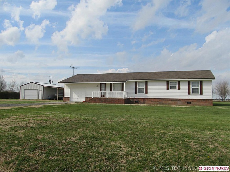 Nice home sitting on 1.38 MOL corner lot. Covered