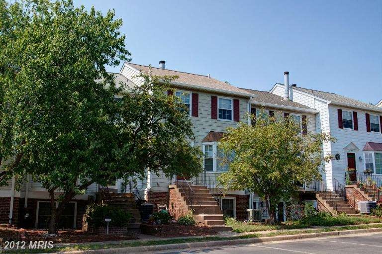 4173 Pleasant Meadow Ct, Chantilly, VA 20151 - photo 1