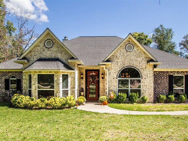 132 Autumn Lake Dr, Lufkin, TX 75904 - photo 1