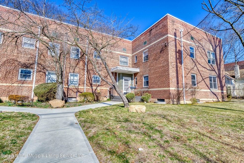 Welcome to 545 Castleton Avenue 1-D!