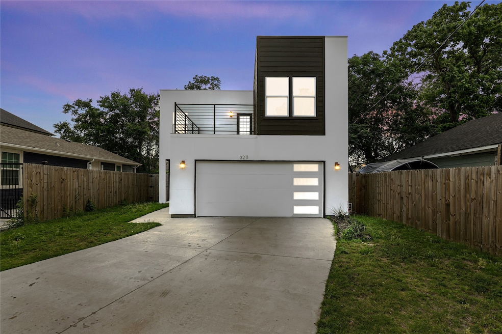 For Sale $465,000 • Co-Listing Agent