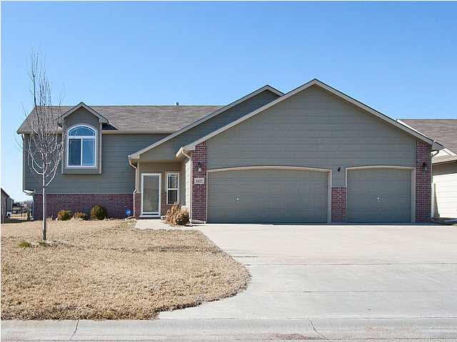 Nice curb appeal !