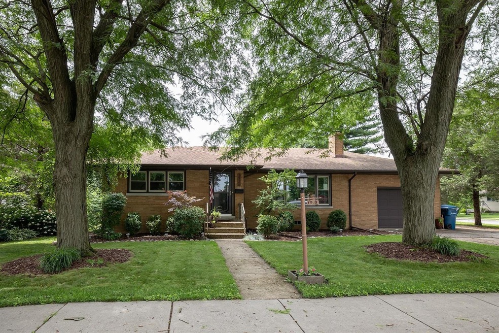 1920 Sunnyside Ave, Dyer, IN 46311 - photo 1