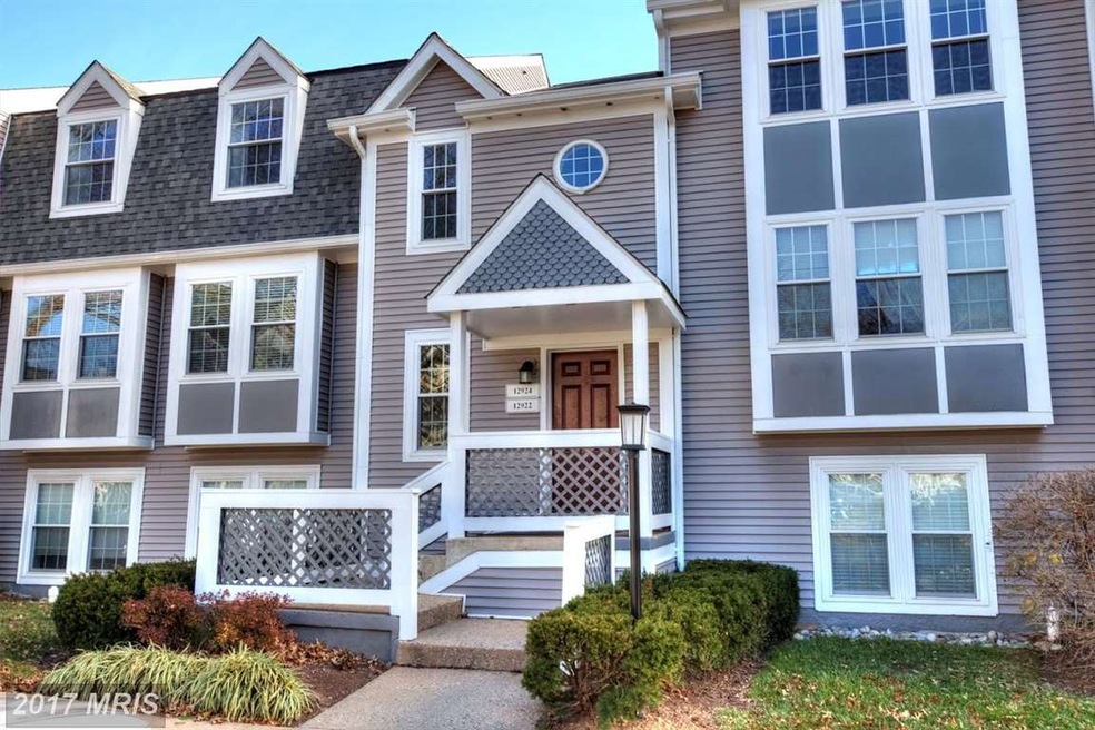 12922 Grays Pointe Rd unit B, Fairfax, VA 22033 - photo 1