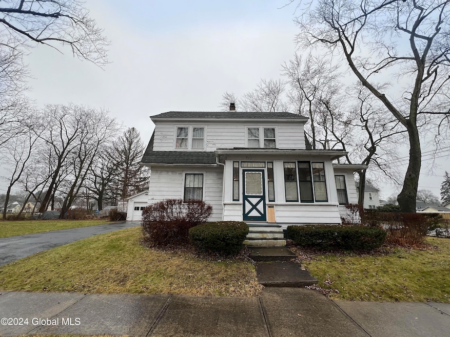 422 S Reynolds St, Schenectady, NY 12302 - photo 1