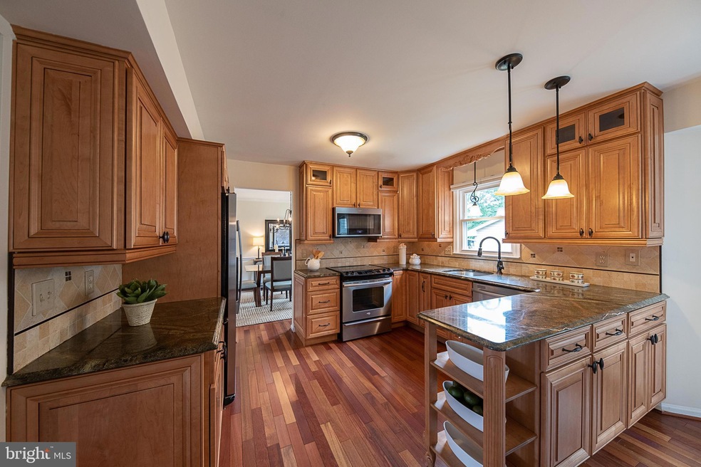 3264 Kinross Cir, Herndon, VA 20171 - photo 1