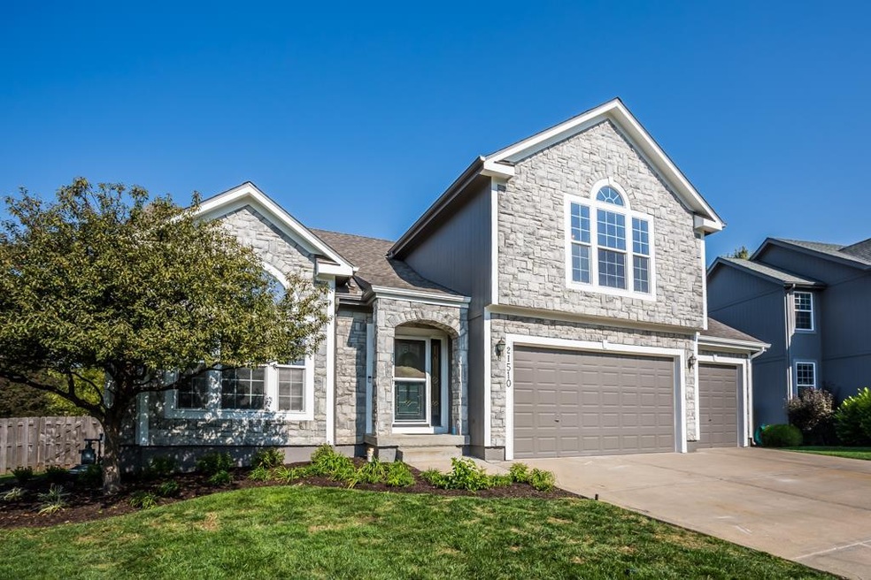 21510 W 59th St, Shawnee, KS 66218 - photo 1