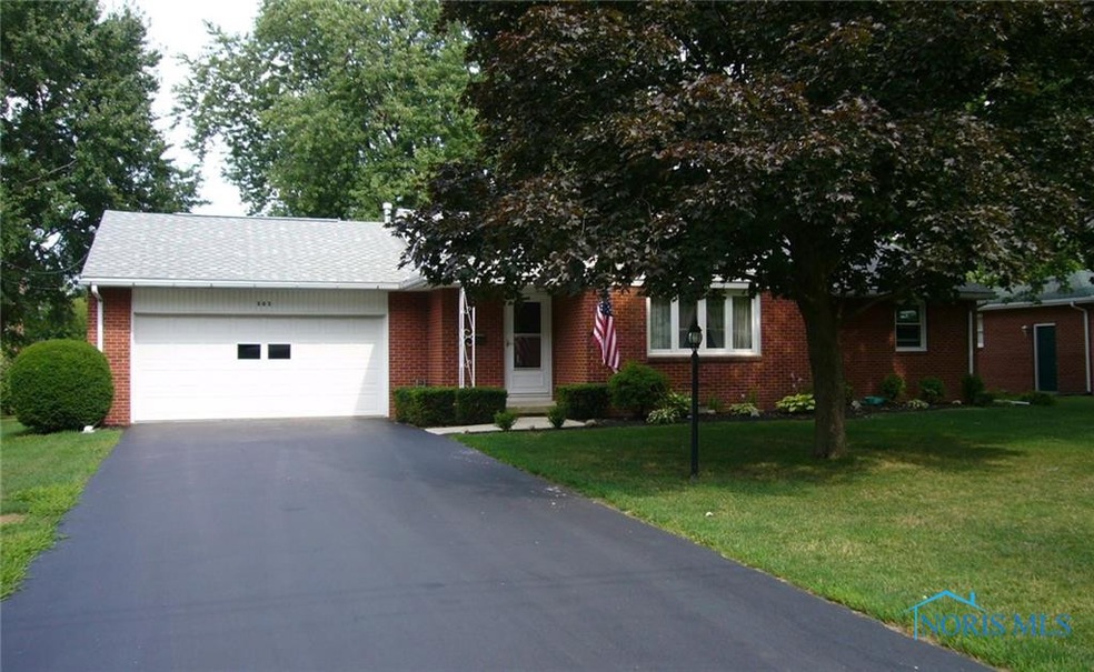 305 Warrington Ave, Findlay, OH 45840 - photo 1